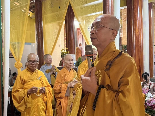 Hòa thượng Thích Nhựt Tấn thay Tăng Ni Phật giáo tỉnh nhà dâng lời tưởng niệm