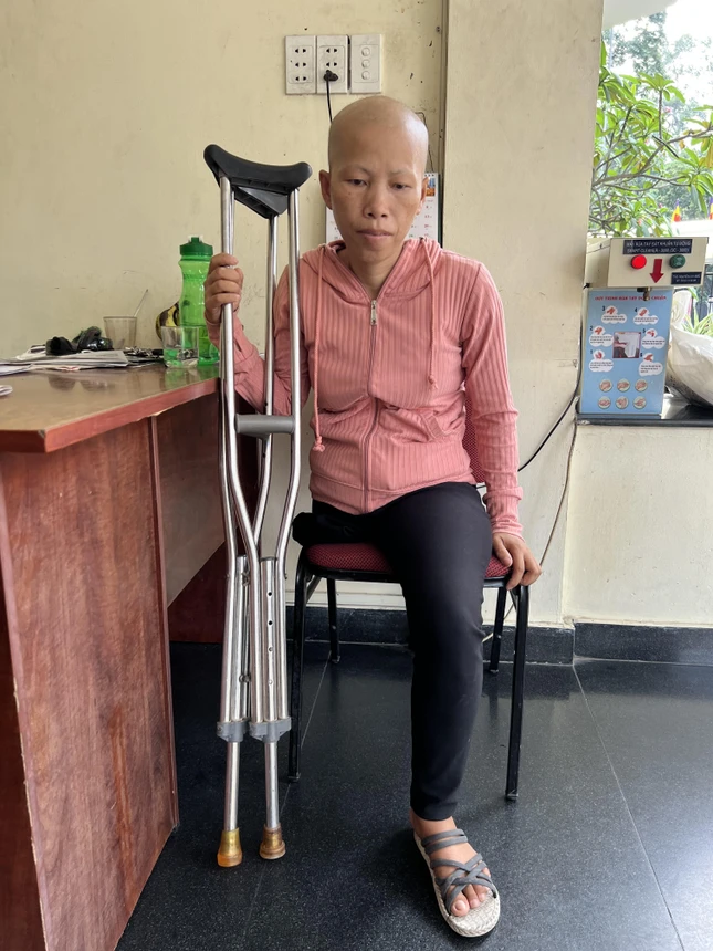 Chị Ly phải tháo khớp chân từ năm 2019