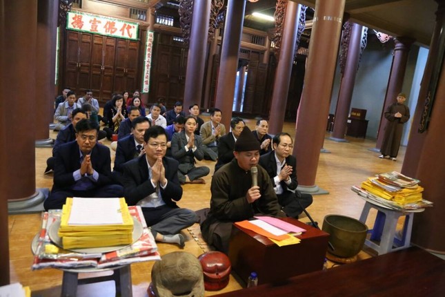 Tham gi khóa lễ nguyện cầu quốc thái dân an