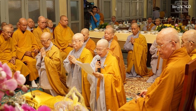 Ni trưởng Thích nữ Như Thảo dâng lời tưởng niệm