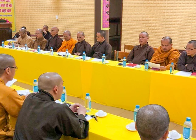 Chư tôn đức tham dự họp, triển khai các hoạt động Phật sự
