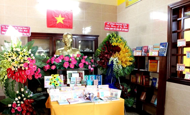 Không gian văn hóa Hồ Chí Minh tại chùa Phụng Sơn - Ảnh: Mộng Tuyền