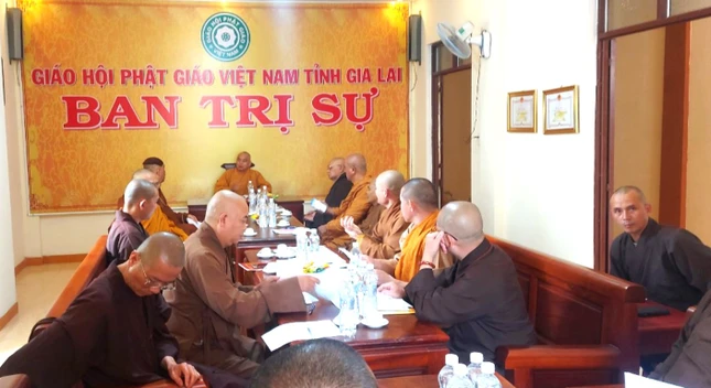 Buổi họp thảo luận các Phật sự trọng tâm sắp tới Buổi họp thảo luận các Phật sự trọng tâm sắp tới