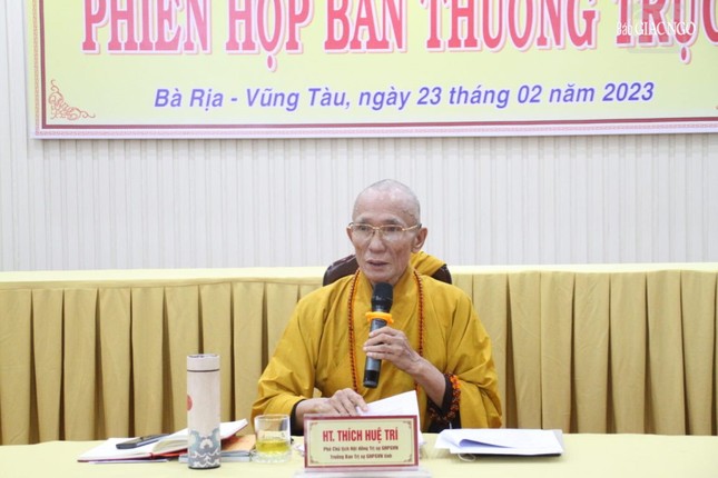Hòa thượng Thích Huệ Trí chủ trì buổi họp