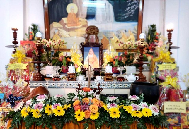 Di ảnh Ni trưởng Thích nữ Quảng Chiếu