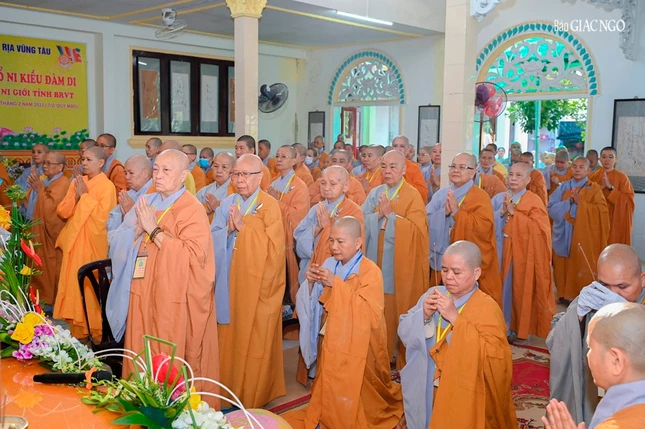 Chư Ni thành kính tưởng niệm Đức Thánh Tổ Ni Đại Ái Đạo, chư Ni tiền bối hữu công Phật giáo VN viên tịch qua các thời kỳ