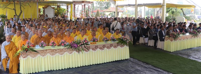 Chư tôn đức, đại diện các cơ quan, Phật tử tham dự Chư tôn đức, đại diện các cơ quan, Phật tử tham dự