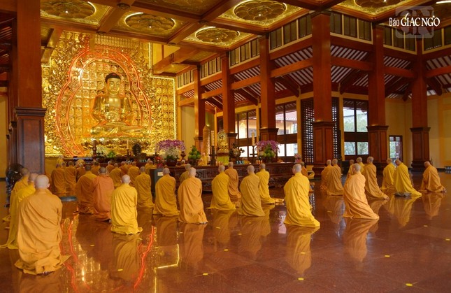 Thực hành bố-tát, thính giới giúp duy trì và phát triển sinh mệnh của Tăng đoàn trong tinh thần hòa hợp và thanh tịnh