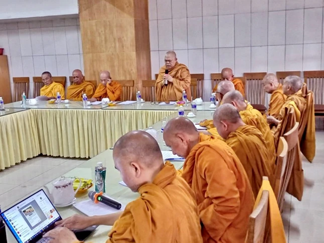 Hòa thượng Thích Giác Toàn phát biểu chỉ đạo tại buổi họp