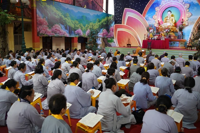 Đạo tràng Pháp Hoa tu tập trang nghiêm tại chùa Bằng