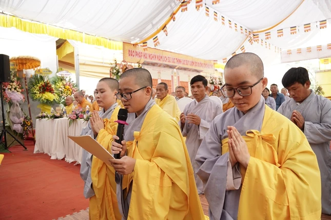 Sư cô Thích nữ Thuần An phát nguyện