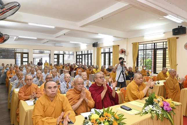 Chư tôn đức tham dự