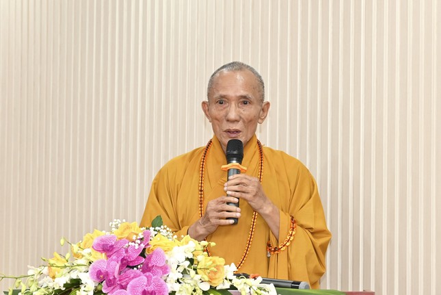 Hòa thượng Thích Huệ Trí phát biểu khai mạc Hòa thượng Thích Huệ Trí phát biểu khai mạc