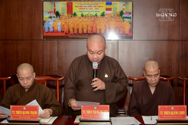 Thượng tọa Thích Trung Nguyện, Phó Thư ký kiêm Chánh Văn phòng Ban Trị sự trình kế hoạch tổ chức An cư kiết hạ Phật lịch 2567