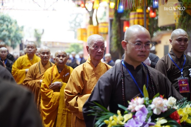 Chư tôn đức Ban Kiến đàn cung nghinh Đức Pháp chủ