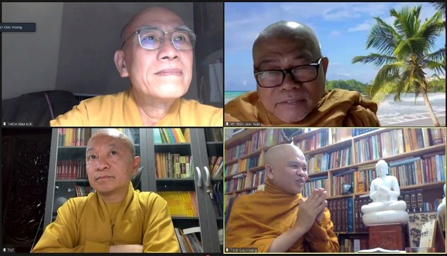 Thượng tọa Thích Giác Hoàng, Tổng Thư ký Viện Nghiên cứu Phật học Việt Nam trình công tác của Ban Tổ chức