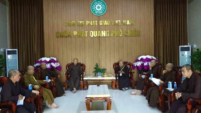 Chư tôn đức Trường Trung cấp Phật học tỉnh họp triển khai Phật sự