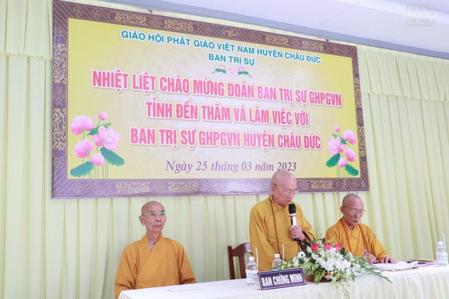 Hòa thượng Thích Trí Châu phát biểu tại buổi họp Hòa thượng Thích Trí Châu phát biểu tại buổi họp