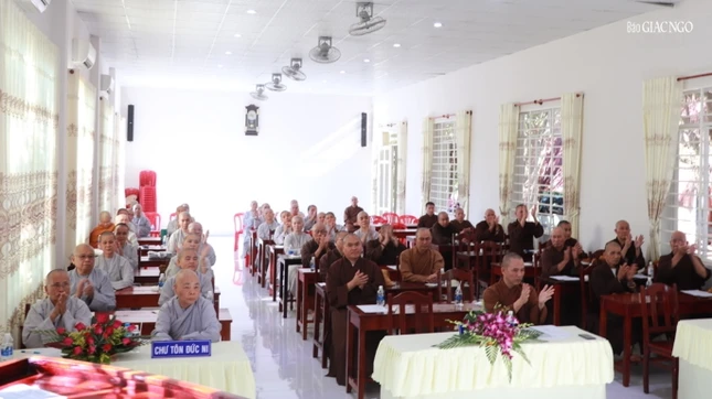 Ban Trị sự GHPGVN tỉnh gặp gỡ Tăng Ni H.Châu Đức