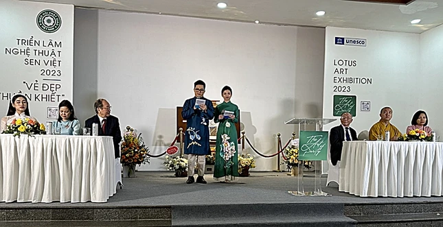 Tham gia giao lưu tại buổi tọa đàm “Tuổi trẻ Việt Nam với tình yêu hoa sen, đất nước”