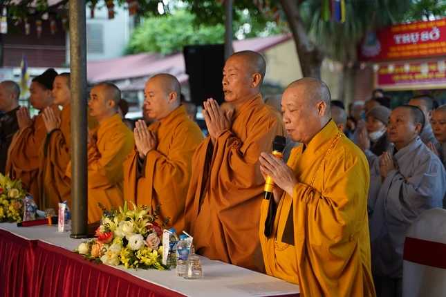 Chư tôn đức chứng minh, tham dự