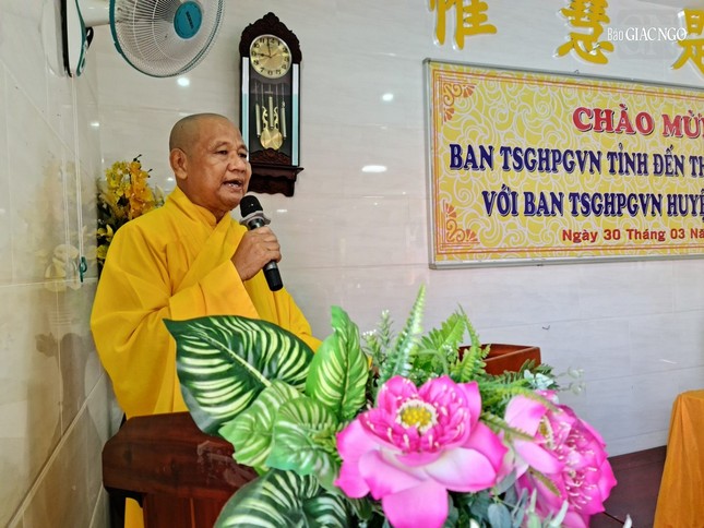 Thượng tọa Thích Nguyên Thọ phát biểu tại buổi gặp gỡ