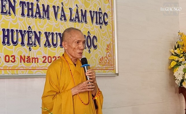 Hòa thượng Thích Huệ Trí trả lời các vấn đề tại Ban Trị sự H.Xuyên Mộc