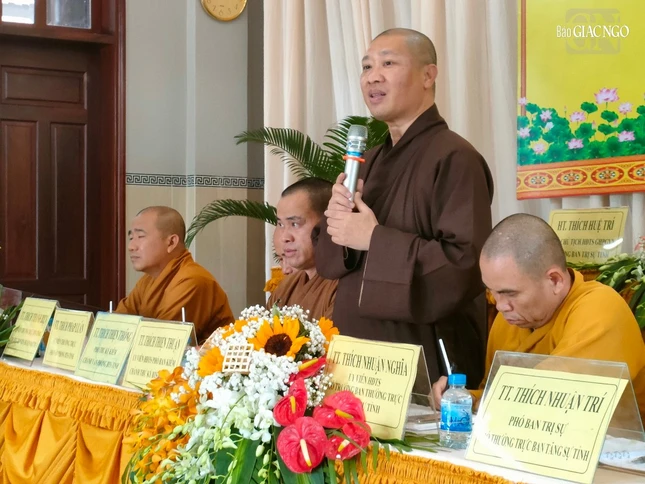 Thượng tọa Thích Thiện Thuận, Phó ban kiêm Chánh Thư ký Ban Trị sự GHPGVN tỉnh có ý kiến tại buổi gặp Ban Trị sự H.Đất Đỏ