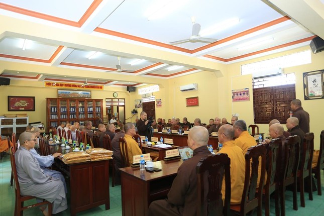 Quang cảnh hội nghị của Ban Thường trực