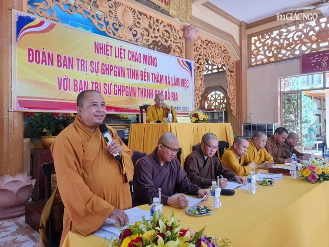 Thượng tọa Thích Tâm Pháp Trưởng ban Trị sự Phật giáo H.Long Điền phát biểu chào mừng