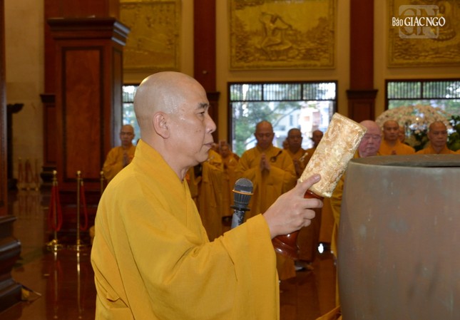 Bố-tát là nghi thức đặc thù của Tăng-già