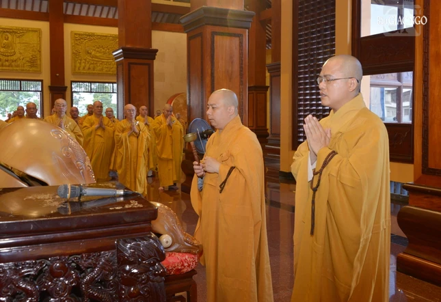 Mỗi kỳ Bố-tát nhắc nhớ những lời dạy của Đức Phật về sống hòa hợp và trưởng dưỡng tự thân, thanh tịnh Tăng-đoàn