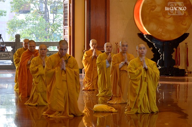 Sống trong giới pháp của Đức Bổn Sư