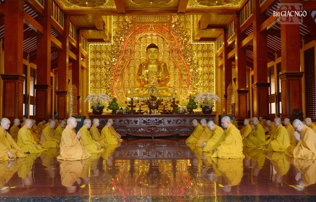 Bố-tát là nghi thức đặc thù của chúng xuất gia làm thanh tịnh Tăng đoàn, trang nghiêm Giáo hội