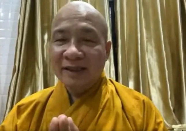 Đại đức Thích Trí Huệ, Phó Thường trực Phân ban Hoằng pháp Thanh thiếu niên T.Ư trình bày dự thảo kế hoạch tổ chức hội trại