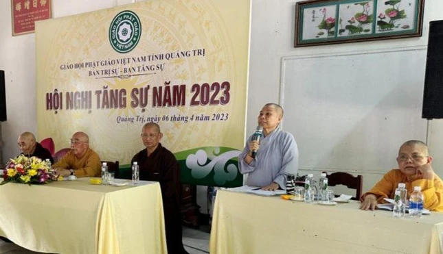 Ni trưởng Thích Nữ Thông Mẫn phát biểu tại hội nghị