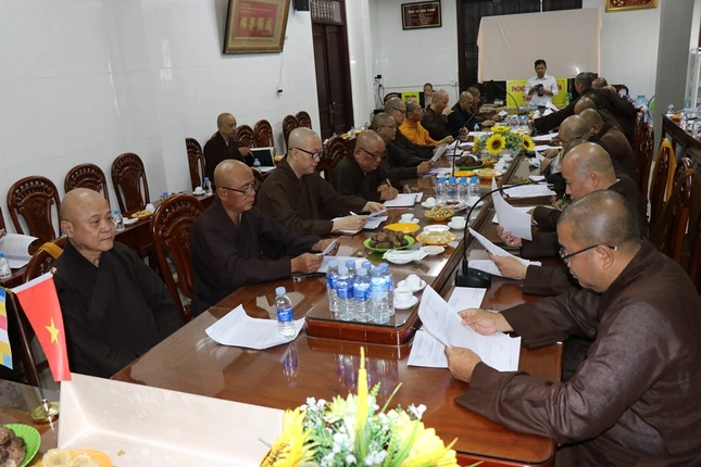 Buổi họp của Ban Thường trực Ban Trị sự tỉnh Bến Tre