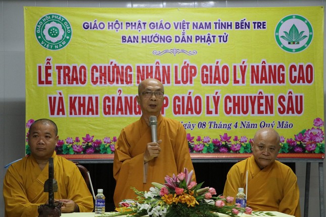 Hòa thượng Thích Nhựt Tấn ban đạo từ