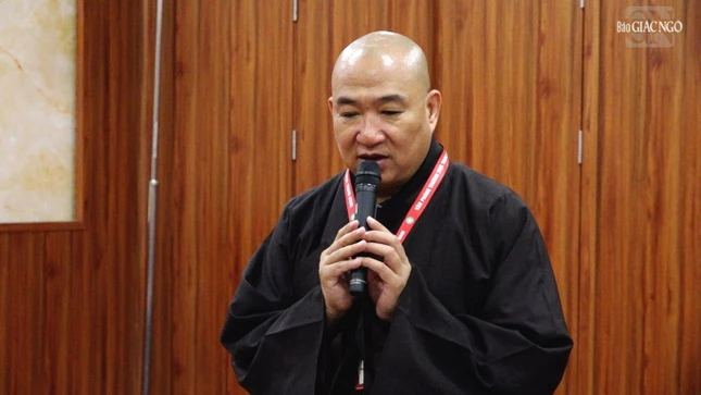 Thượng tọa Thích Phước Nguyên, Phó Tổng Thư ký Hội đồng Trị sự kiêm Chánh Văn phòng II TƯGH chủ trì buổi họp