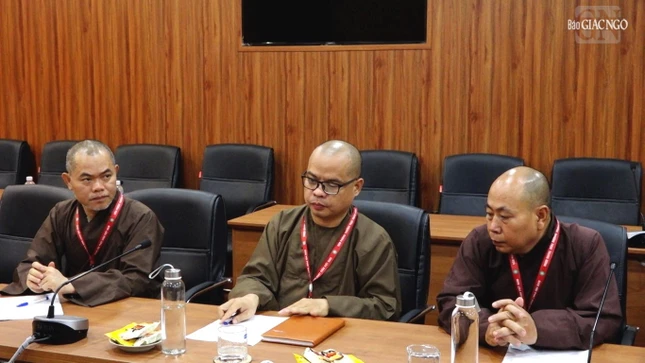 Chư tôn đức cán bộ văn phòng tham dự