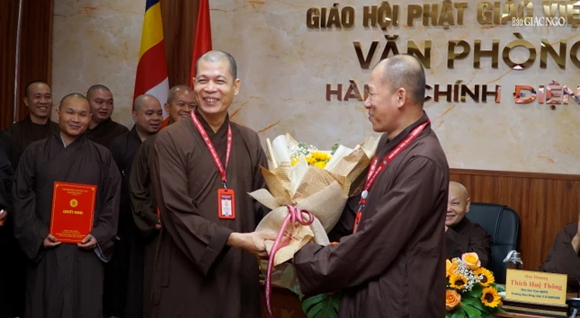 Thượng tọa Thích Thiện Thật làm Tổ trưởng Tổ tiếp nhận hồ sơ