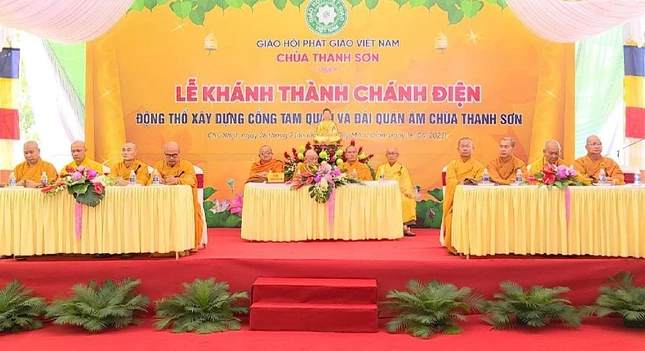 Chư tôn đức tham dự