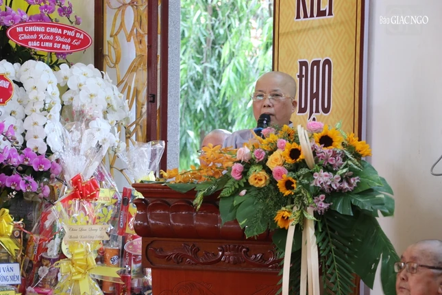 Ni trưởng Thích nữ Hạnh Nghiêm đã cung tuyên tiểu sử