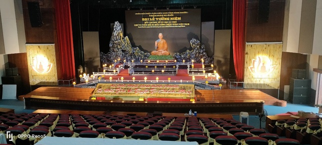 Hội trường Trung tâm Văn hóa TP.Đồng Xoài - nơi diễn ra lễ tưởng niệm chính thức - Ảnh: K.S