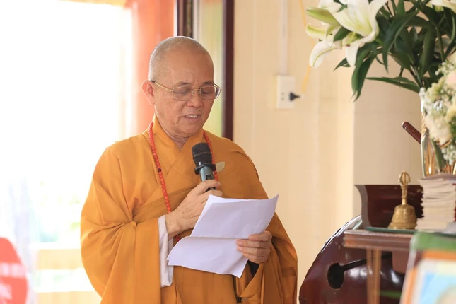 Hòa thượng Thích Minh Thiện phát biểu tại buổi lễ