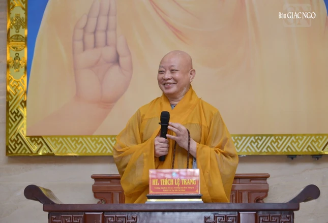 Hòa thượng Trưởng ban Trị sự giải đáp các vấn đề được nêu tại buổi họp