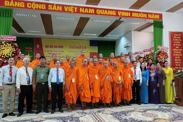 Chụp ảnh lưu niệm