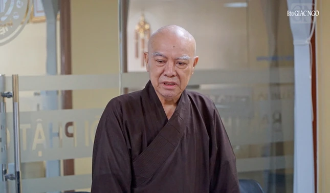 Hòa thượng Thích Nhật Hỷ phát biểu chủ trì buổi họp Hòa thượng Thích Nhật Hỷ phát biểu chủ trì buổi họp