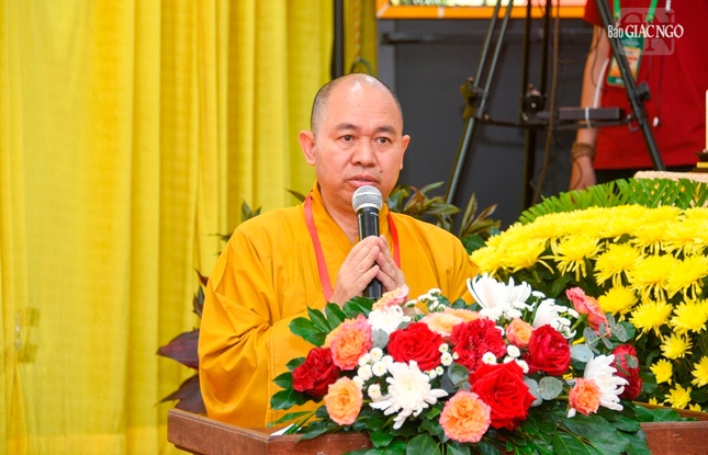 Thượng tọa Thích Đức Thiện trình bày tóm tắt hoạt động Phật sự các tháng đầu năm 2023