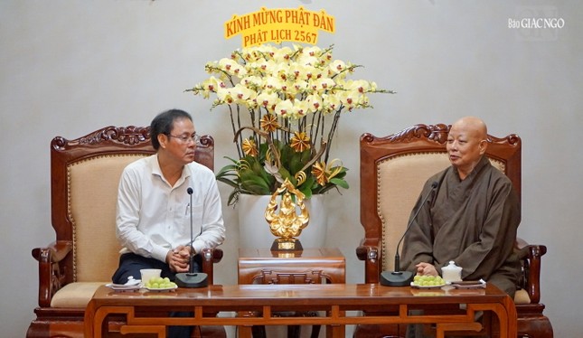 Hòa thượng Trưởng ban Trị sự GHPGVN TP.HCM tiếp thân mật ông Nguyễn Thành Trung